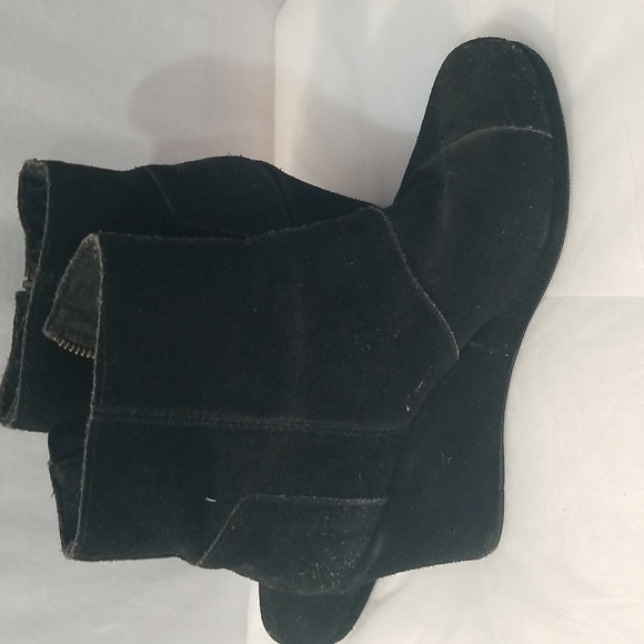 Toms black suede shoes size 9 - Picture 1 of 6